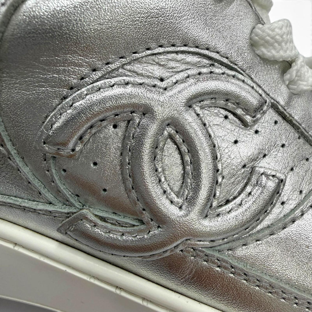 Great CHANEL Low cut sneakers COCO Mark Lace-up Leather Silver Women 37 G45079