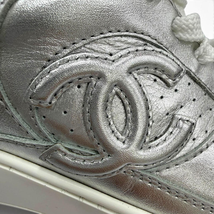 Great CHANEL Low cut sneakers COCO Mark Lace-up Leather Silver Women 37 G45079