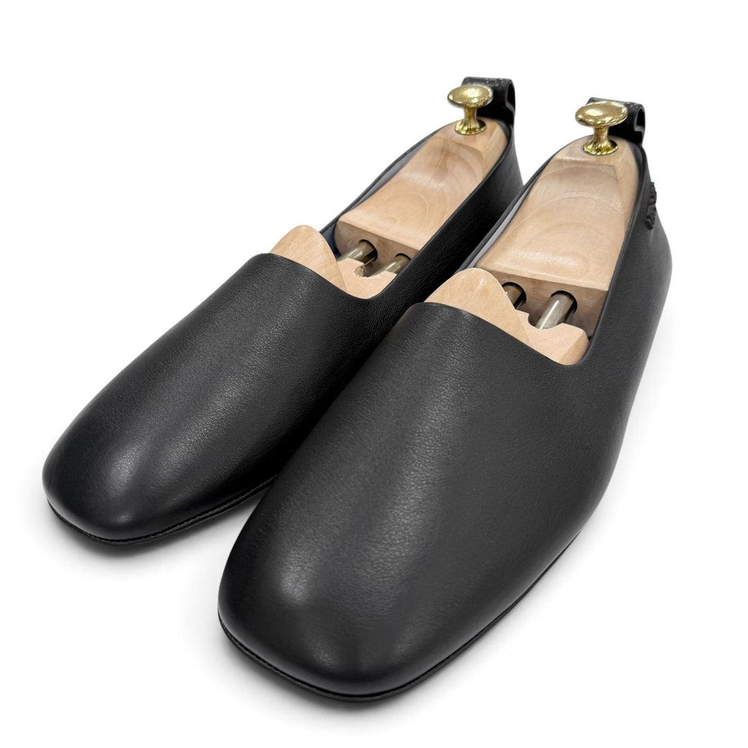 Excellent VERSACE Slip-on VILLA Driving shoes with metal logo black leather 43