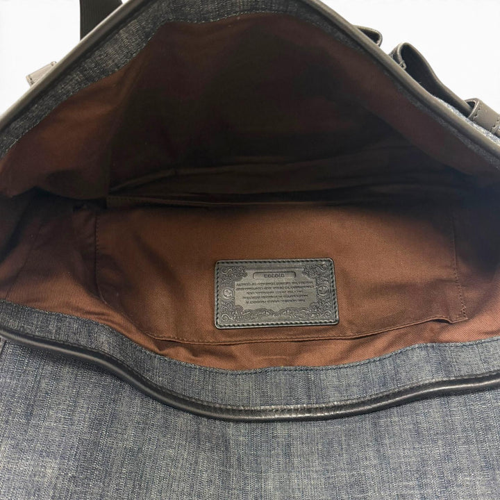 Great HUNTING WORLD Shoulder Bag Carryall Messenger bag with logo Indigo blue