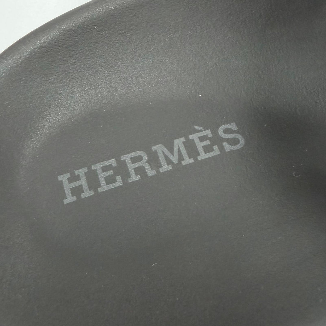 Pristine HERMES Sandals extra ChÃ©ne Dunkel black Nappa leather Women 36
