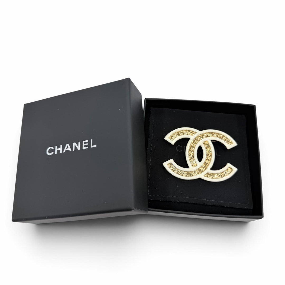 Excellent CHANEL Brooch COCO Mark accessories gold metal Women B24C ABC396