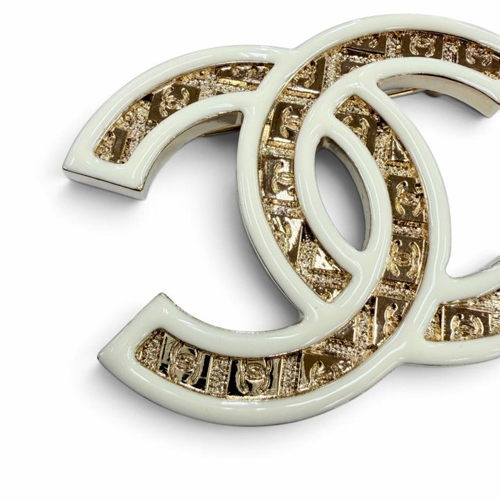 Excellent CHANEL Brooch COCO Mark accessories gold metal Women B24C ABC396