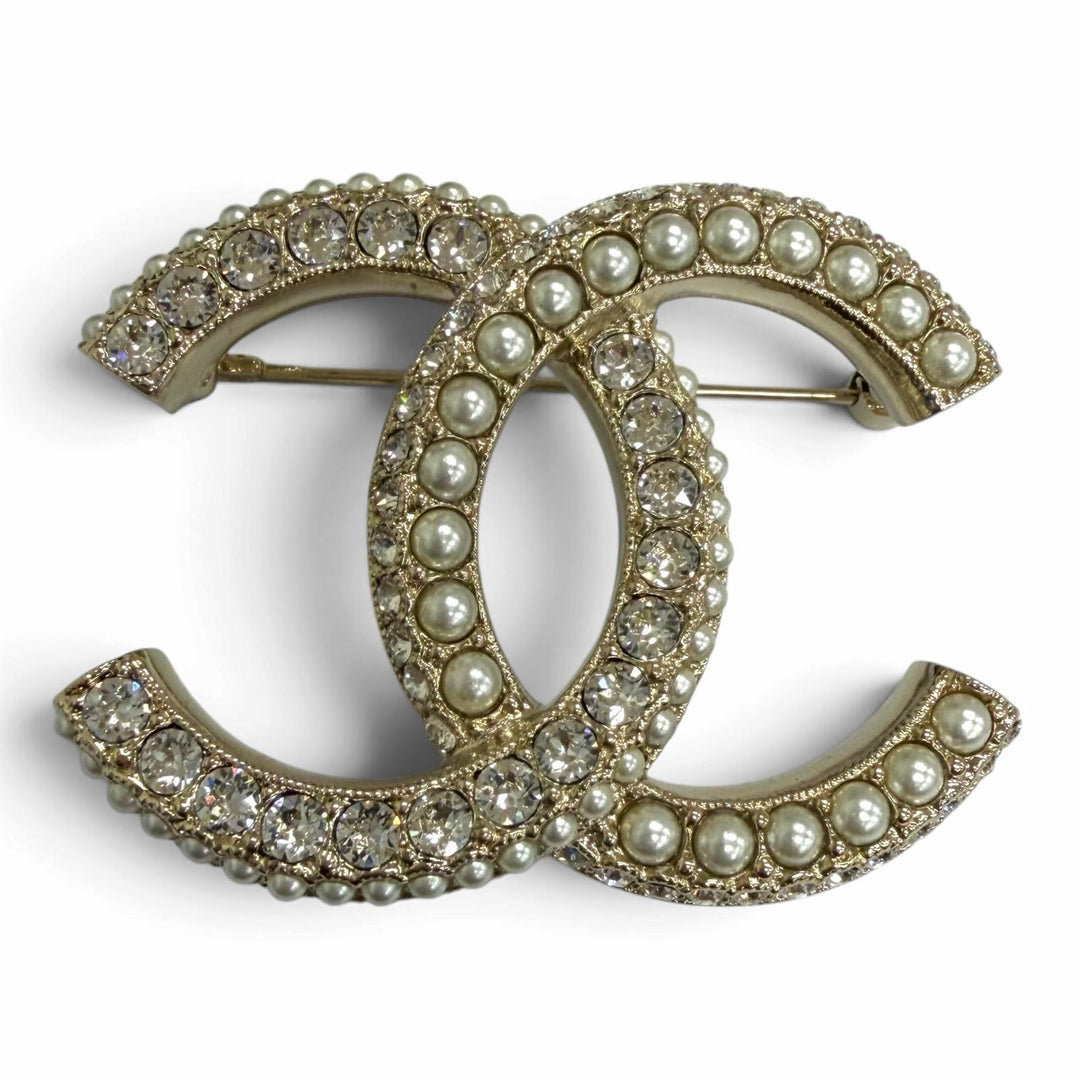 Excellent CHANEL Brooch COCO Mark Rhinestone Fake Pearl gold Women L22B