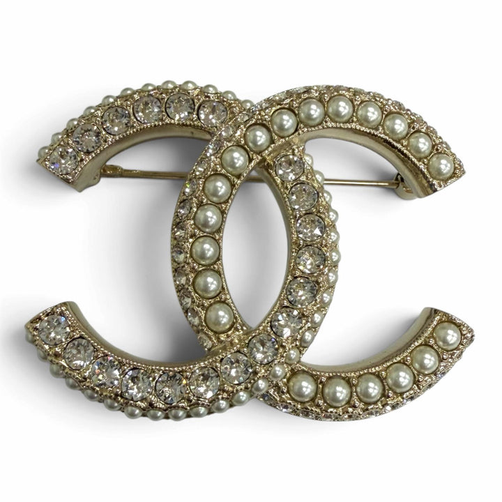 Excellent CHANEL Brooch COCO Mark Rhinestone Fake Pearl gold Women L22B