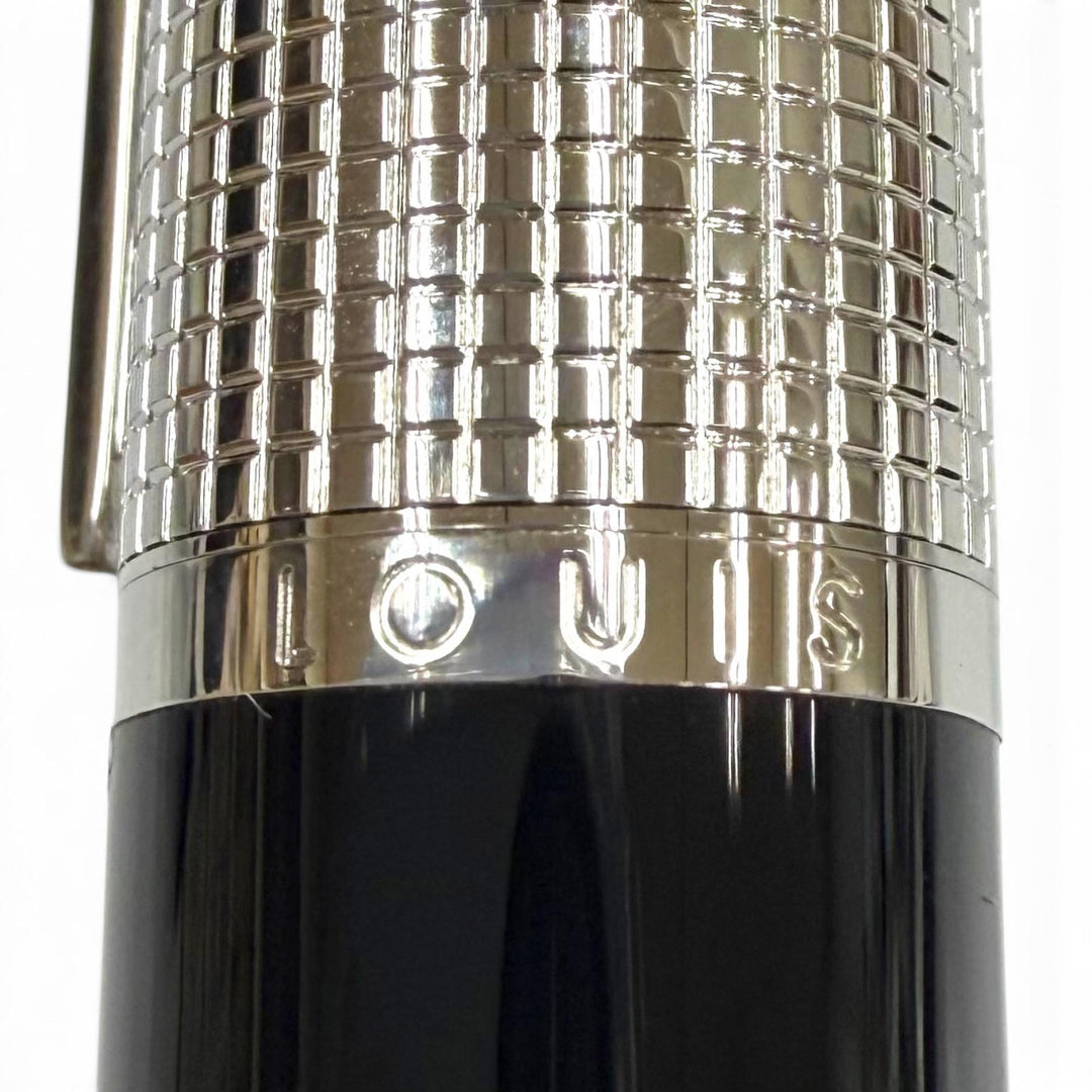 Excellent LOUIS VUITTON Ballpoint pen Dock lacquer Cap type black Resin mens