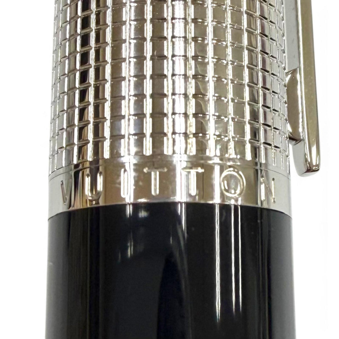 Excellent LOUIS VUITTON Ballpoint pen Dock lacquer Cap type black Resin mens