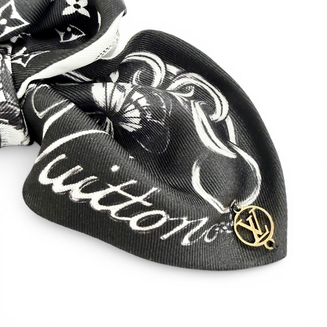 Excellent LOUIS VUITTON LV Bloom Scrunchie Monogram hair accessories S M96662