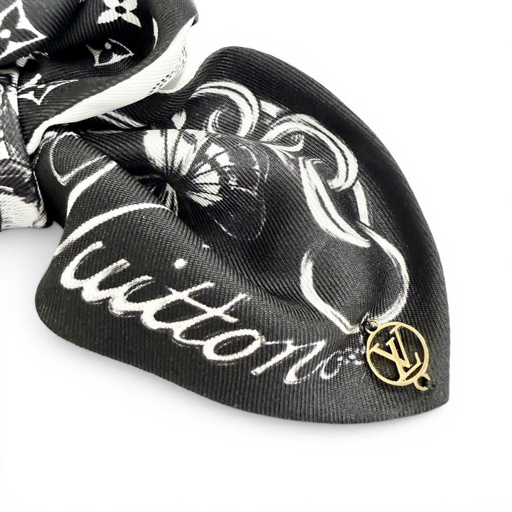 Excellent LOUIS VUITTON LV Bloom Scrunchie Monogram hair accessories S M96662