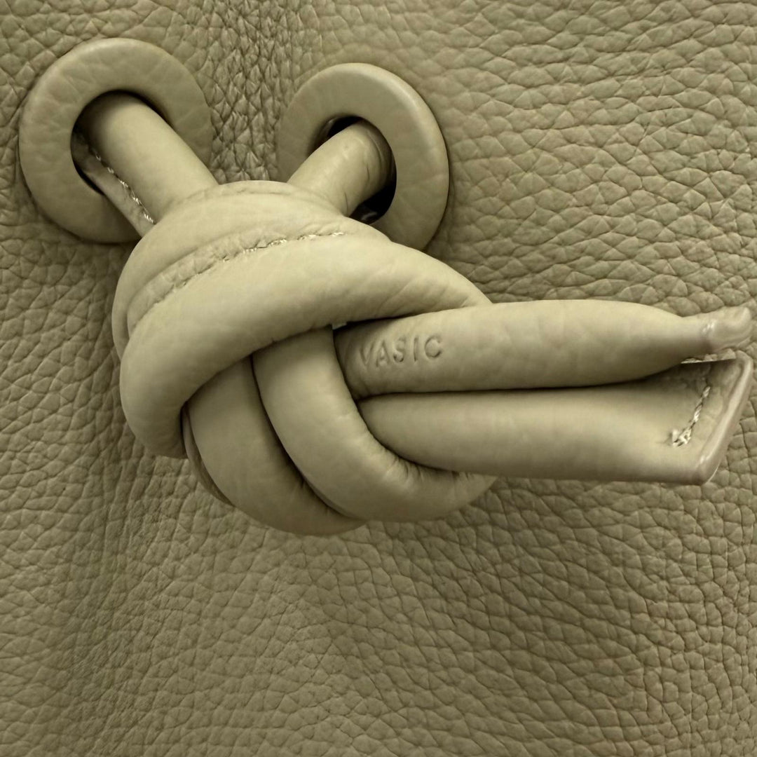 Pristine VASIC Handbag BOND bond Knot Design Leather 2-Way Shoulder Bag beige