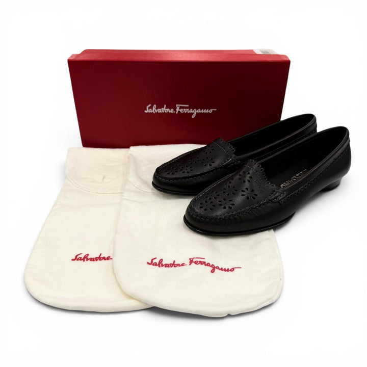 Excellent Salvatore Ferragamo pumps Flower patch leather flats black Women 7.5