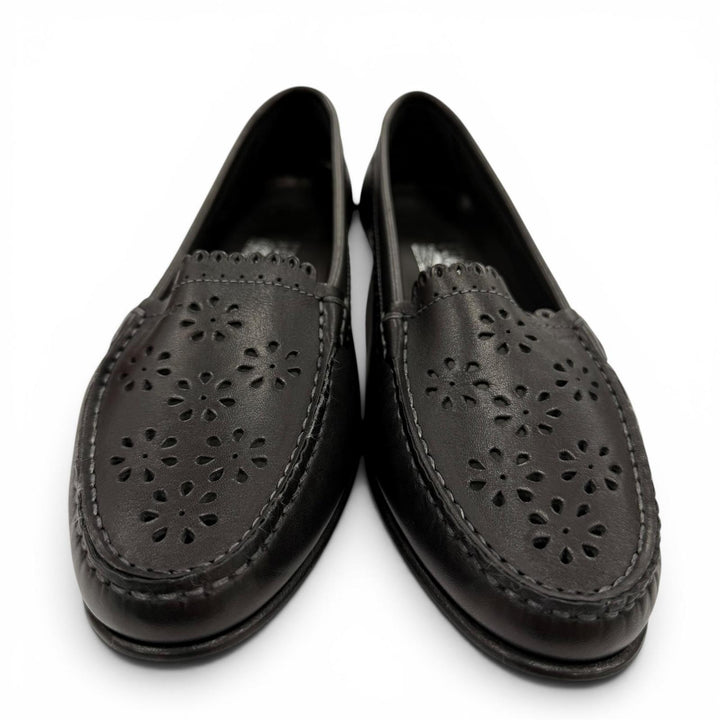 Excellent Salvatore Ferragamo pumps Flower patch leather flats black Women 7.5