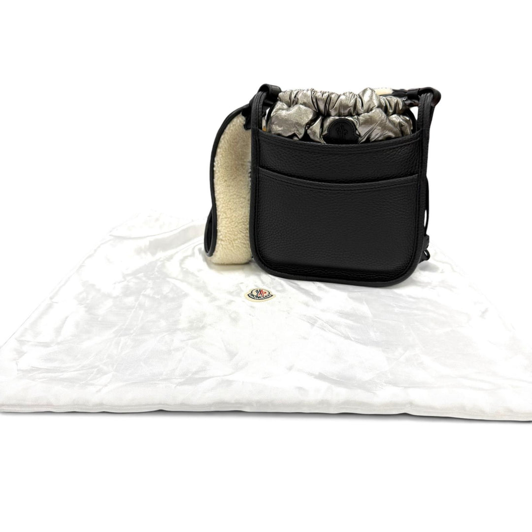 Excellent MONCLER Lania PM Shoulder Bag Logo patch, boa leather black Women