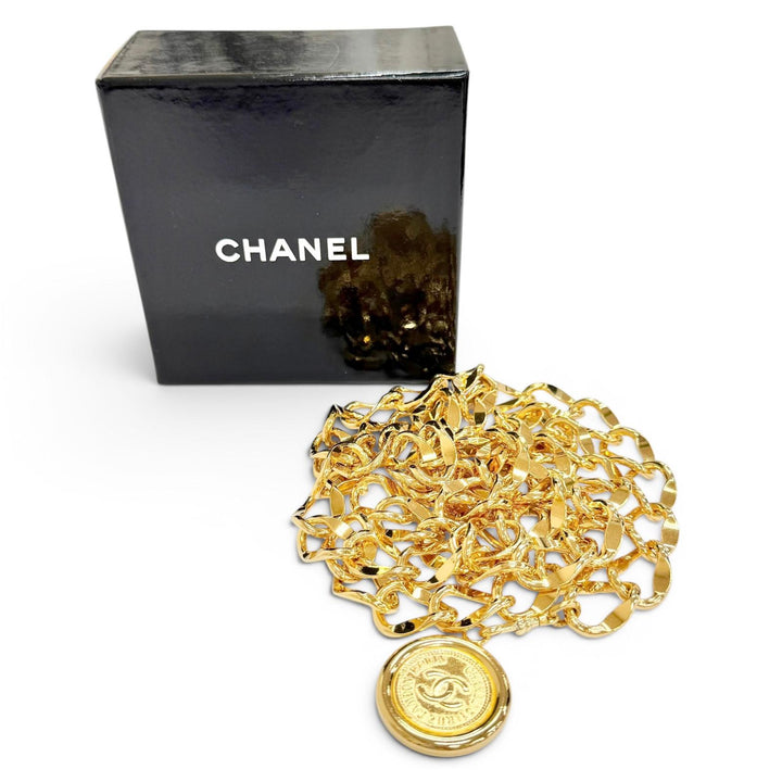 Great CHANEL belt 31 RUE CAMBON COCO Mark Coin Motif Chain gold Gold Plated