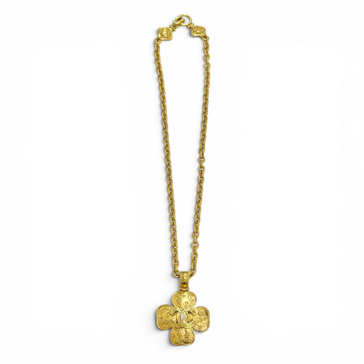 Very Good CHANEL Necklace COCO Mark Heart Motif Four-Leaf Clover Chain gold 96A