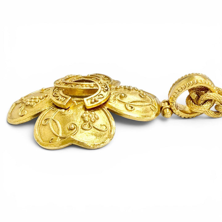 Very Good CHANEL Necklace COCO Mark Heart Motif Four-Leaf Clover Chain gold 96A