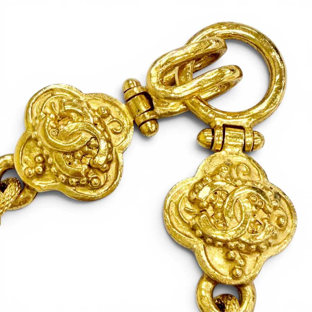 Very Good CHANEL Necklace COCO Mark Heart Motif Four-Leaf Clover Chain gold 96A