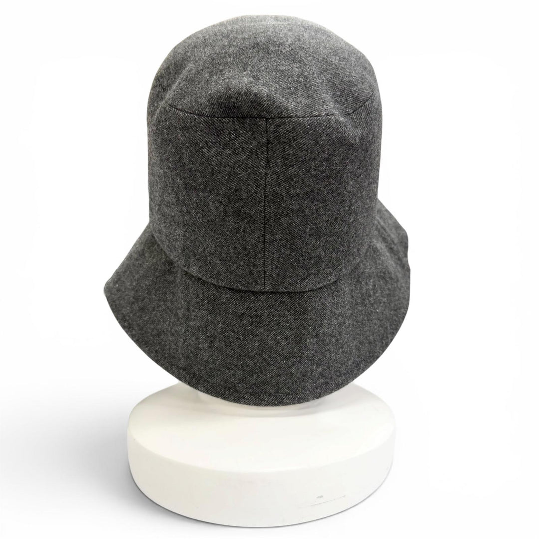 Pristine CHANEL COCO Mark Bucket Hat with Glittery Thread gray cashmere L 21B