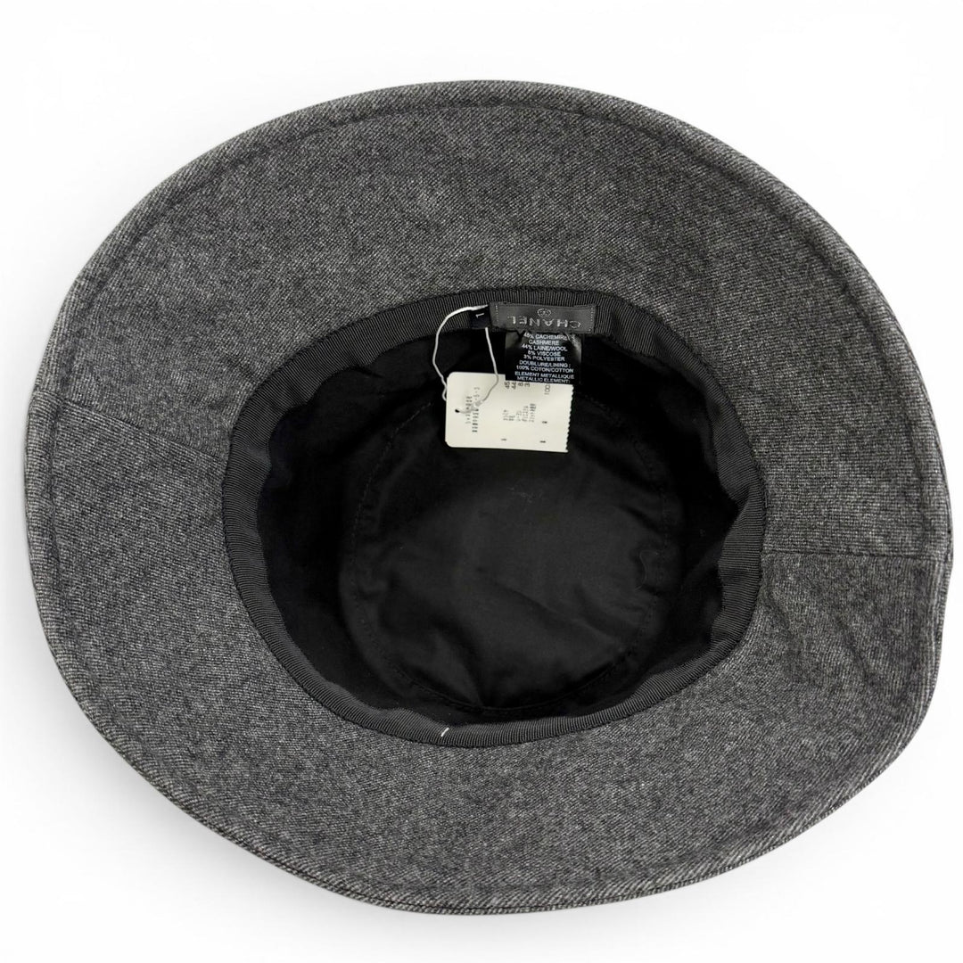 Pristine CHANEL COCO Mark Bucket Hat with Glittery Thread gray cashmere L 21B