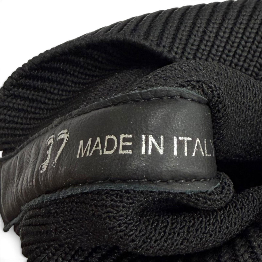 Great MIUMIU sneakers Logo embroidered knit socks, high-top style. 37 5T664C
