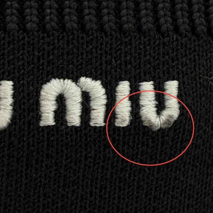 Great MIUMIU sneakers Logo embroidered knit socks, high-top style. 37 5T664C