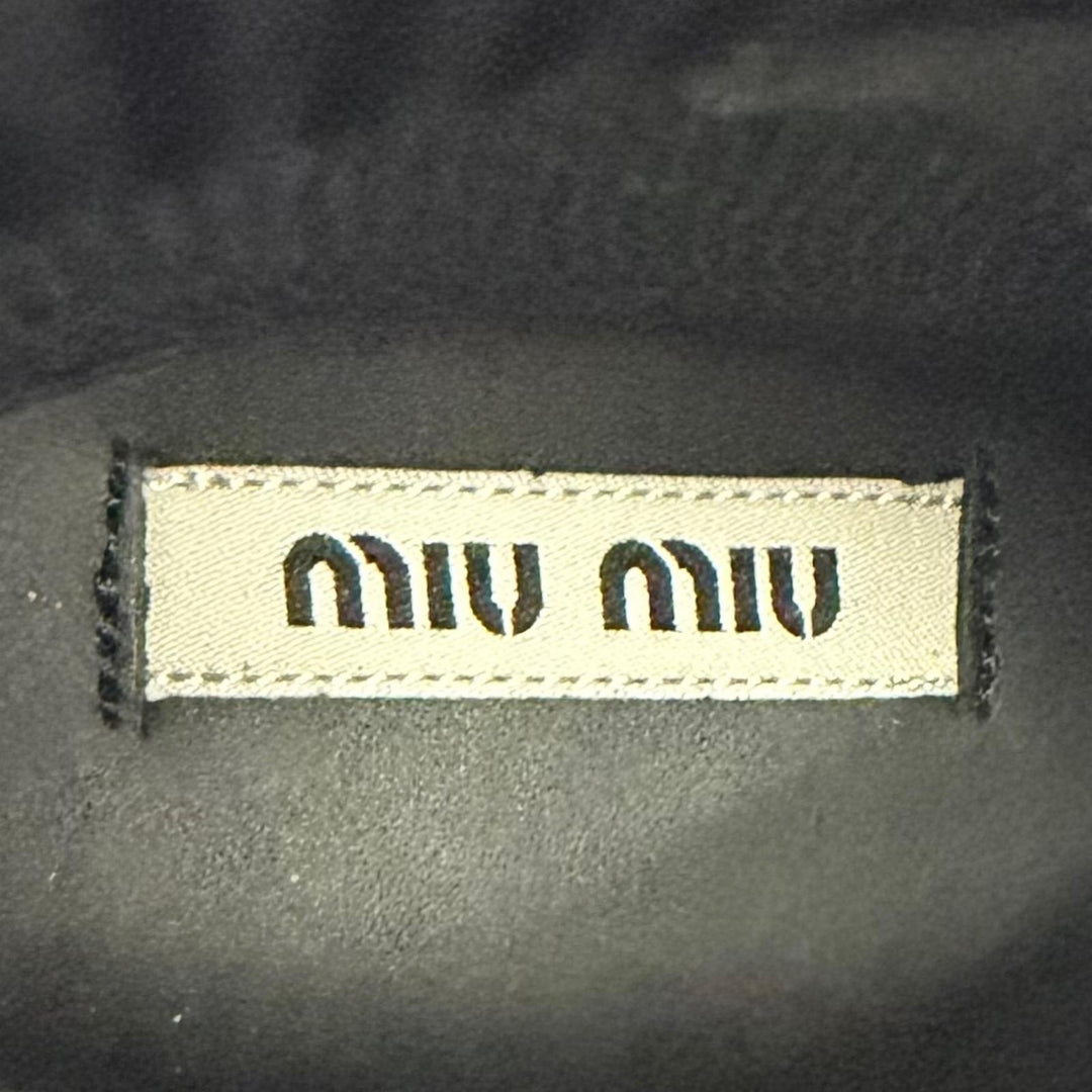 Great MIUMIU sneakers Logo embroidered knit socks, high-top style. 37 5T664C