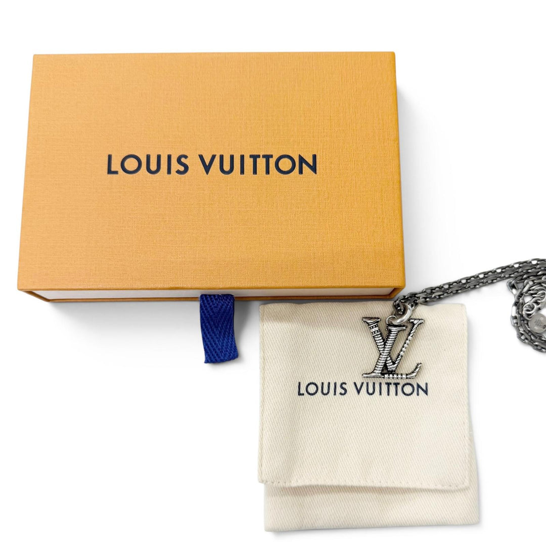 Pristine LOUIS VUITTON Necklace LV Whisper Logo Motif Chain