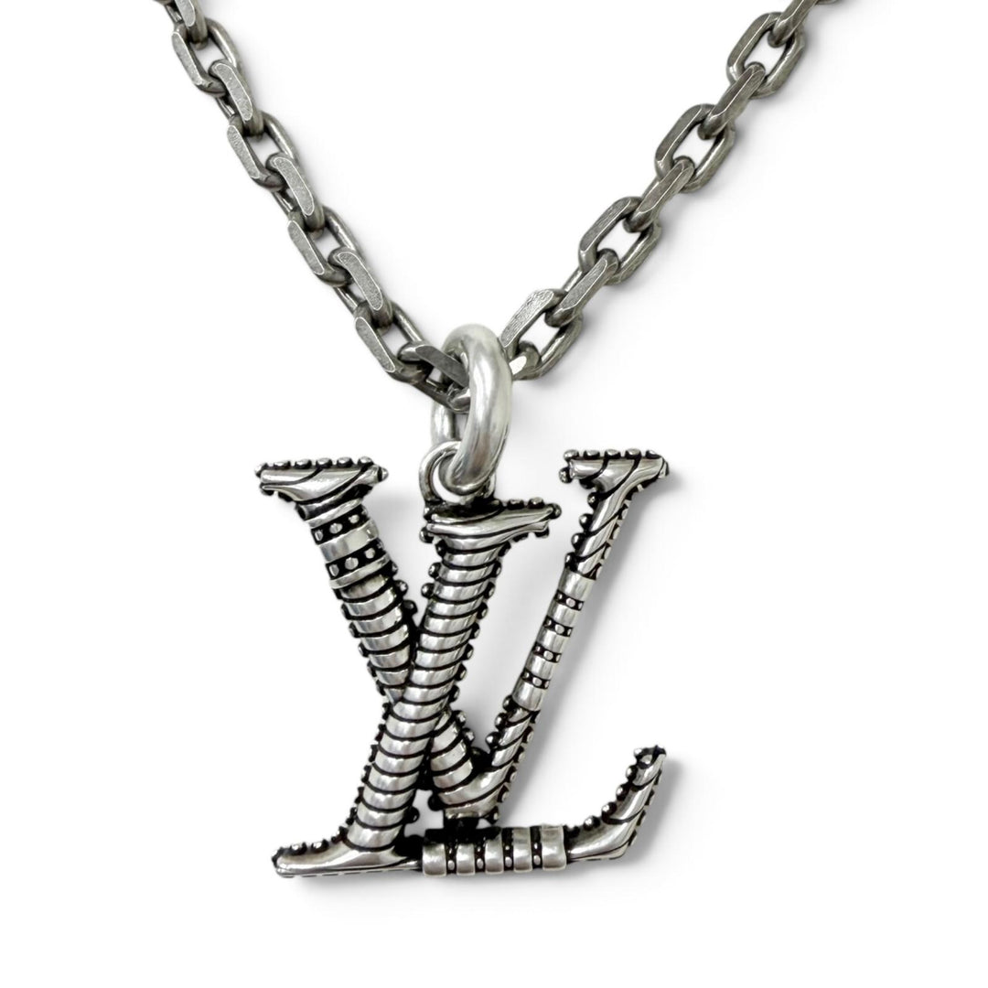 Pristine LOUIS VUITTON Necklace LV Whisper Logo Motif Chain