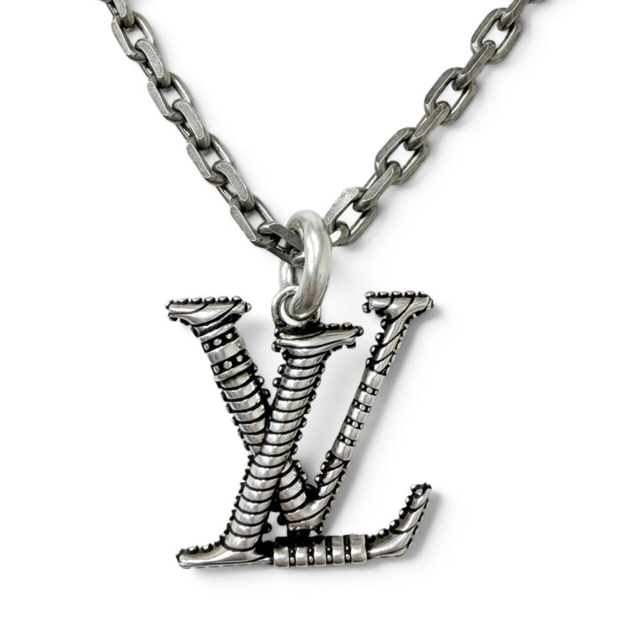 Pristine LOUIS VUITTON Necklace LV Whisper Logo Motif Chain