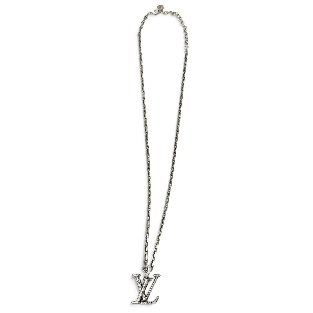 Pristine LOUIS VUITTON Necklace LV Whisper Logo Motif Chain