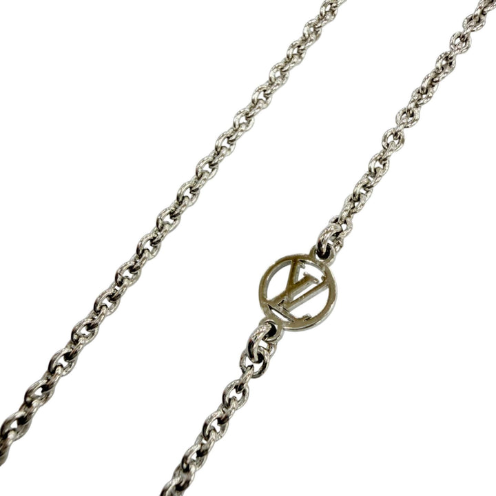 Excellent LOUIS VUITTON Necklace ・ Essential V LV logo Silver Women M63197