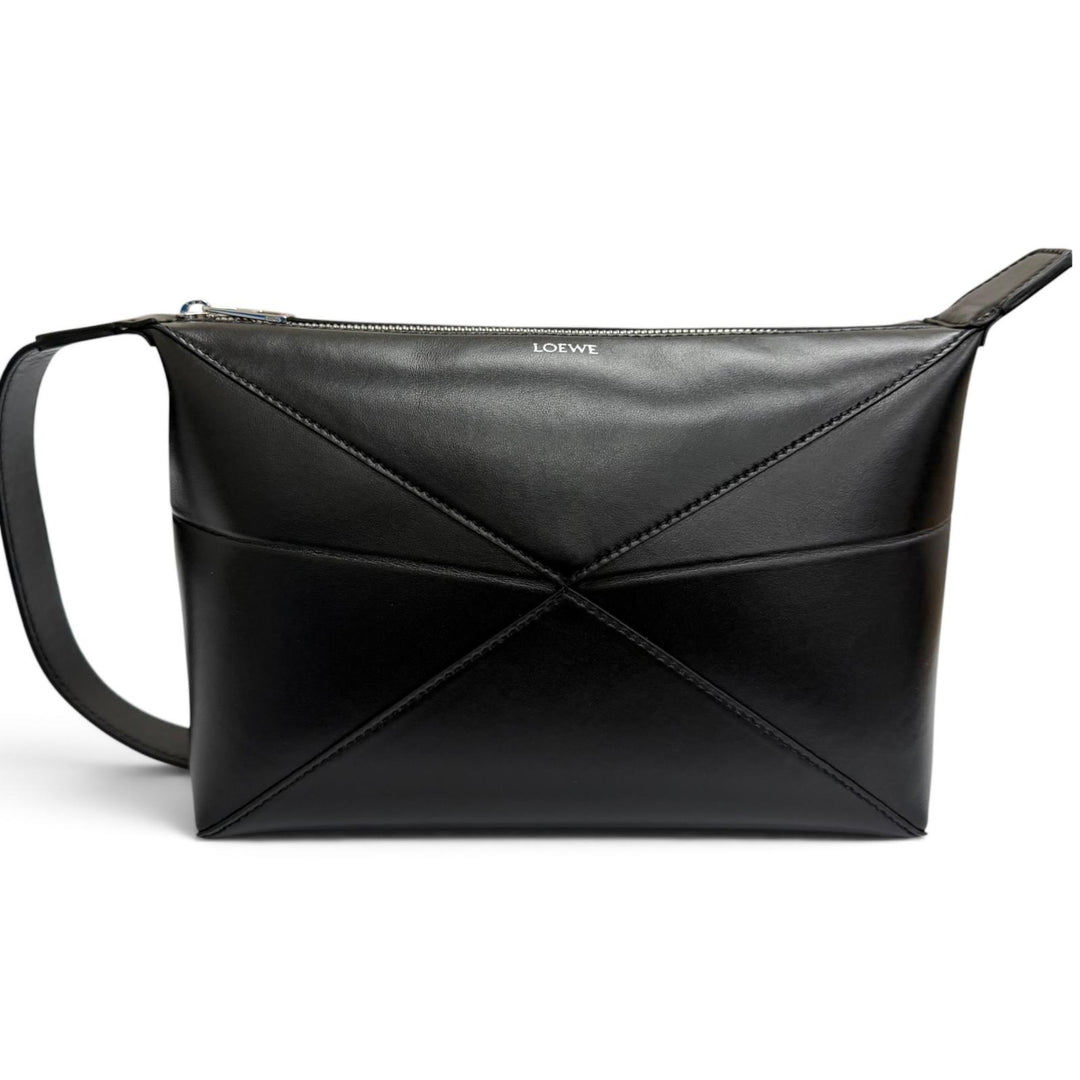 Excellent LOEWE Clutch bag PUZZLE FOLD Wash bag black shiny napa calf