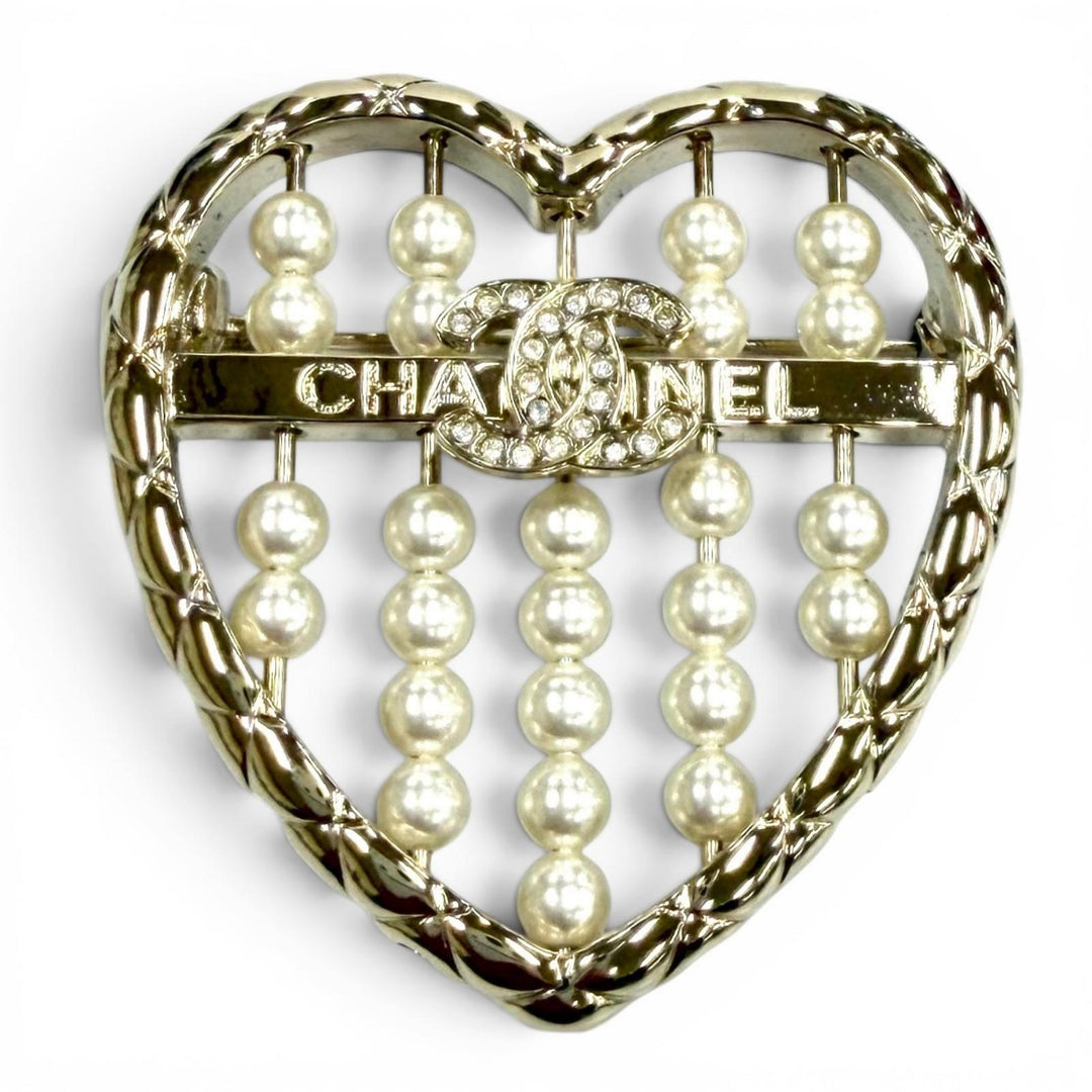 Excellent CHANEL Brooch COCO Mark Matelassé Heart gold Women B25A ABG046