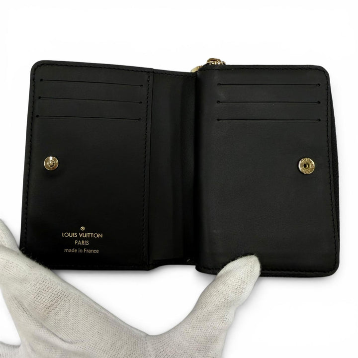 Excellent LOUIS VUITTON Coussin Portefeuille Lou monogram compact wallet M81599