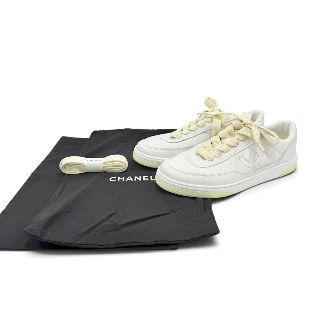 Excellent CHANEL Low cut sneakers COCO Mark leather white Women 38 G39978