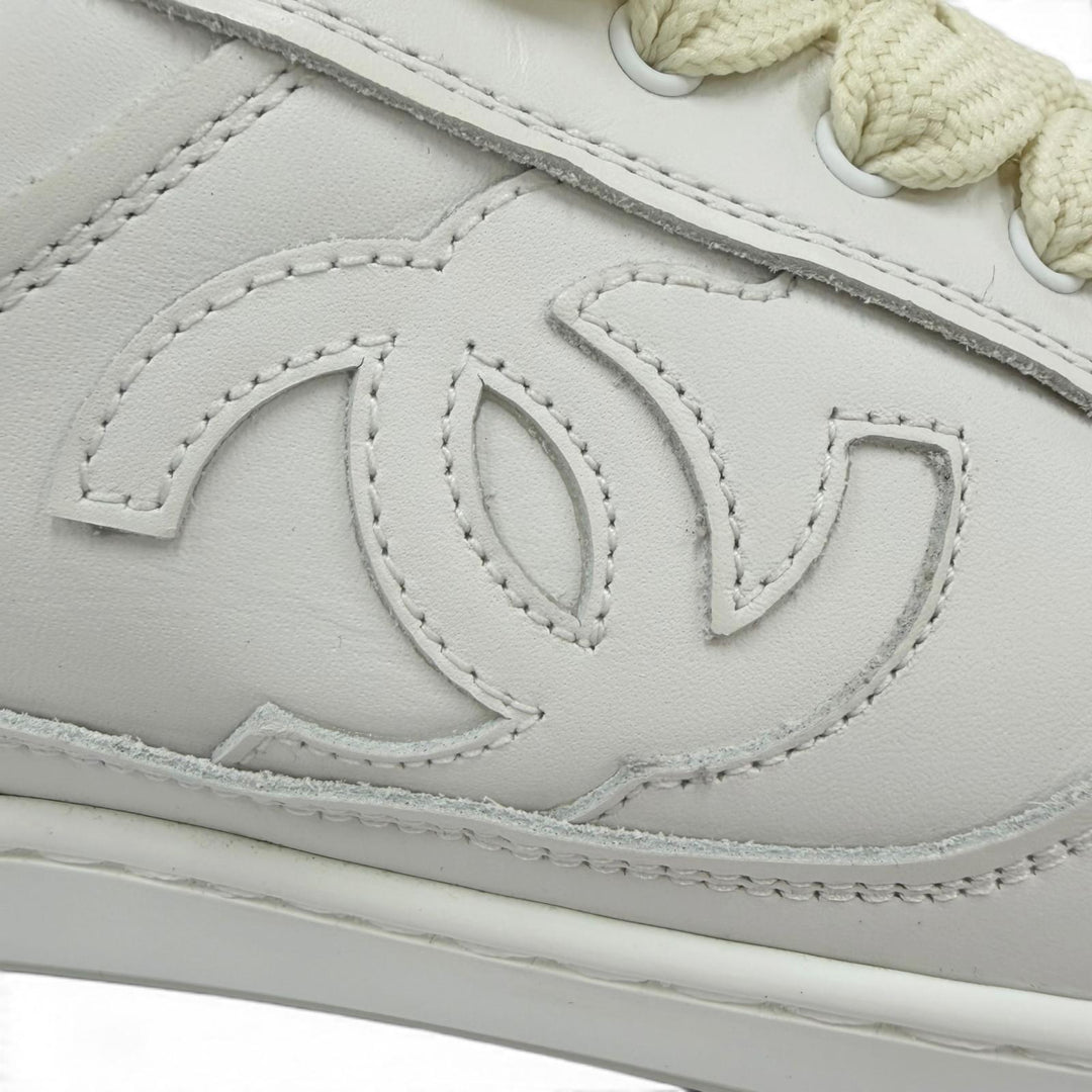 Excellent CHANEL Low cut sneakers COCO Mark leather white Women 38 G39978
