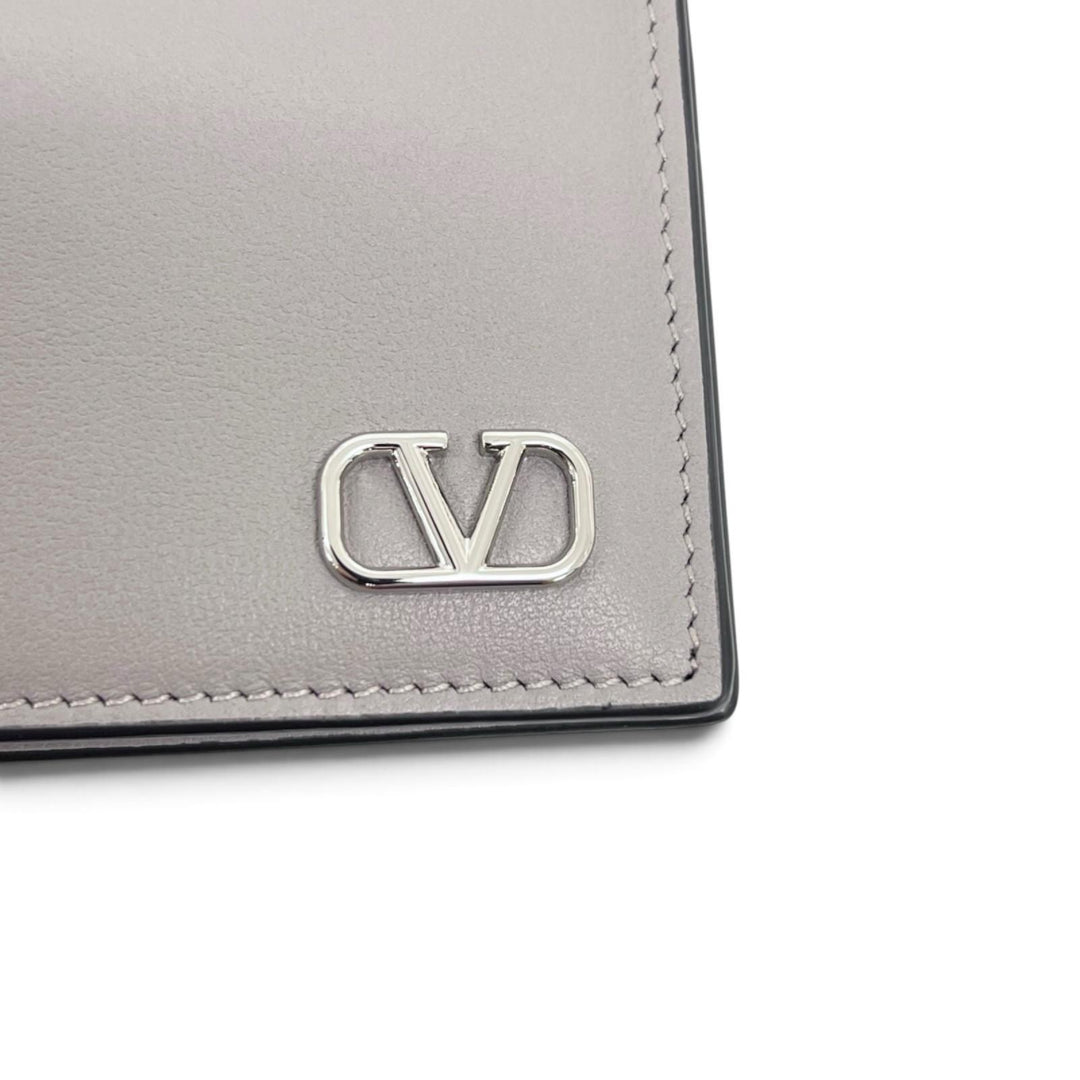 Pristine Valentino Garavani Bifold Wallet V logo gray leather mens 1Y2P0445LMV
