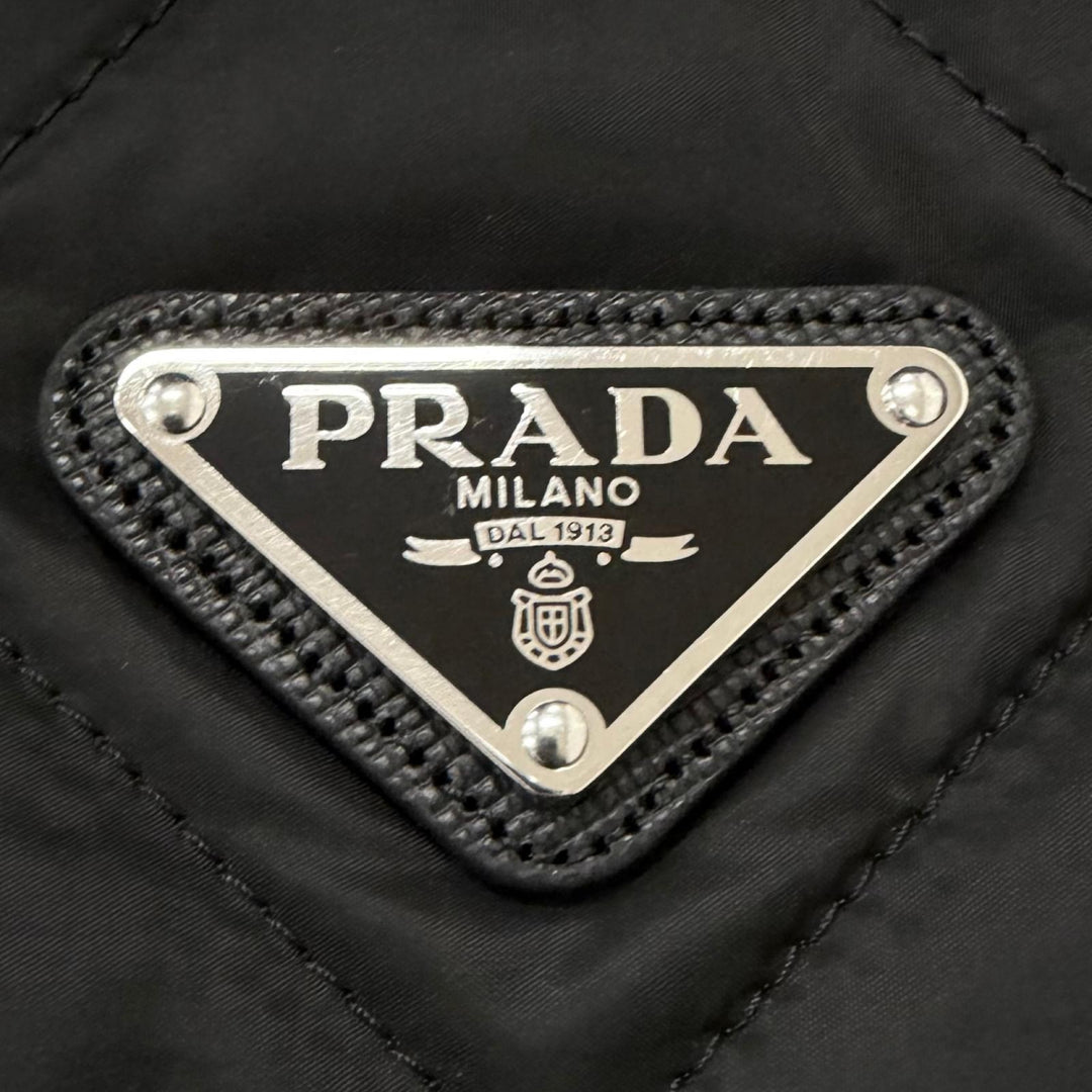 Excellent PRADA Blouson Triangle with logo hooded quilted jacket black