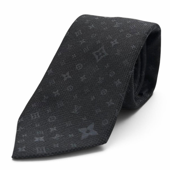 Great LOUIS VUITTON tie Monogram Stars 7CM black silk mens M78020