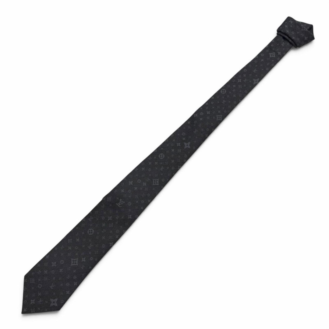Great LOUIS VUITTON tie Monogram Stars 7CM black silk mens M78020