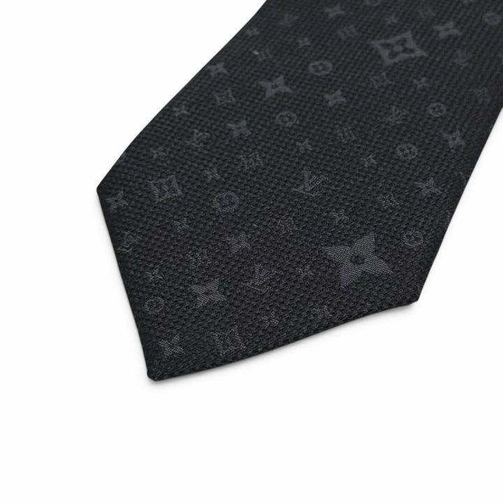 Great LOUIS VUITTON tie Monogram Stars 7CM black silk mens M78020