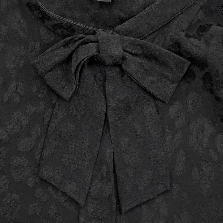 Great CHANEL blouse COCO MarkPattern black silk Women 40 P75261