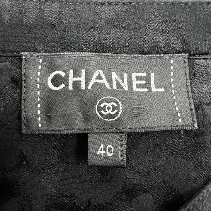 Great CHANEL blouse COCO MarkPattern black silk Women 40 P75261