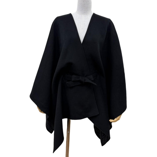Excellent FENDI poncho Silk blend Zucca pattern lining and belt. FXX807