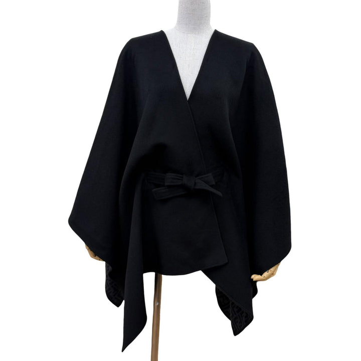 Excellent FENDI poncho Silk blend Zucca pattern lining and belt. FXX807