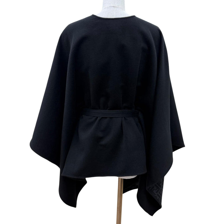 Excellent FENDI poncho Silk blend Zucca pattern lining and belt. FXX807