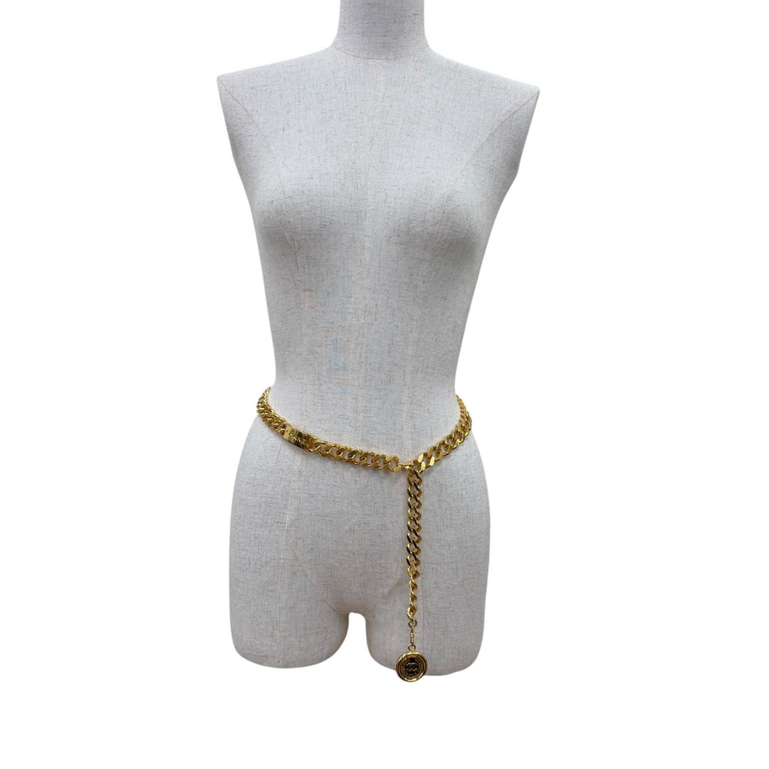 Great CHANEL belt 31 RUE CAMBON COCO Mark Logo Chain gold metal Women