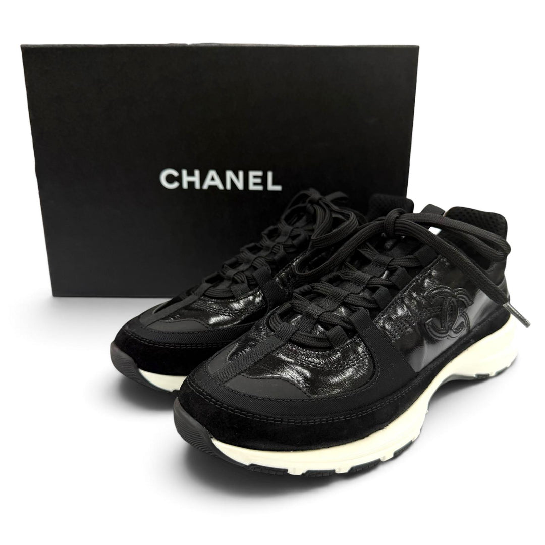 Great CHANEL Low cut sneakers COCO Mark Lace-up Leather black Women 36 G46609
