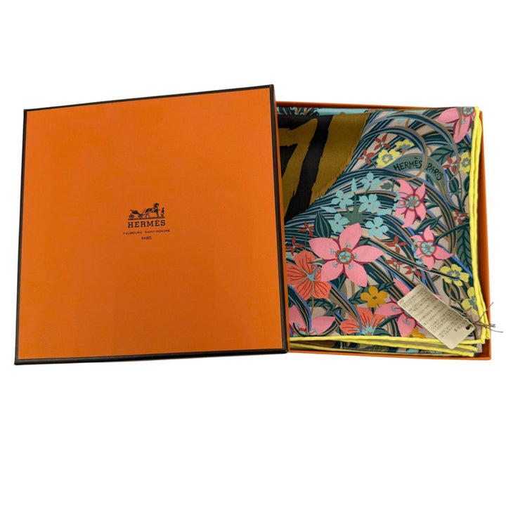 Pristine HERMES scarf Tiger Tiger multicolor silk Women