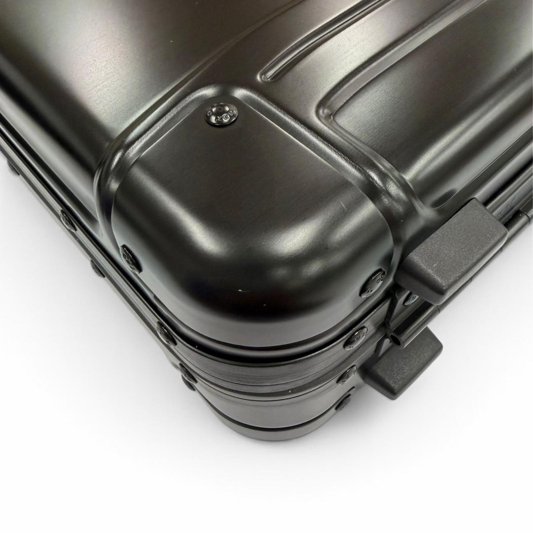 Excellent ZERO HALLIBURTON Business bag TSA lock equipped attaché case aluminum